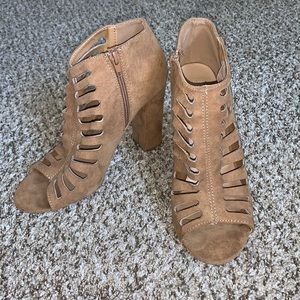 Tan Zip Up Heels size 8